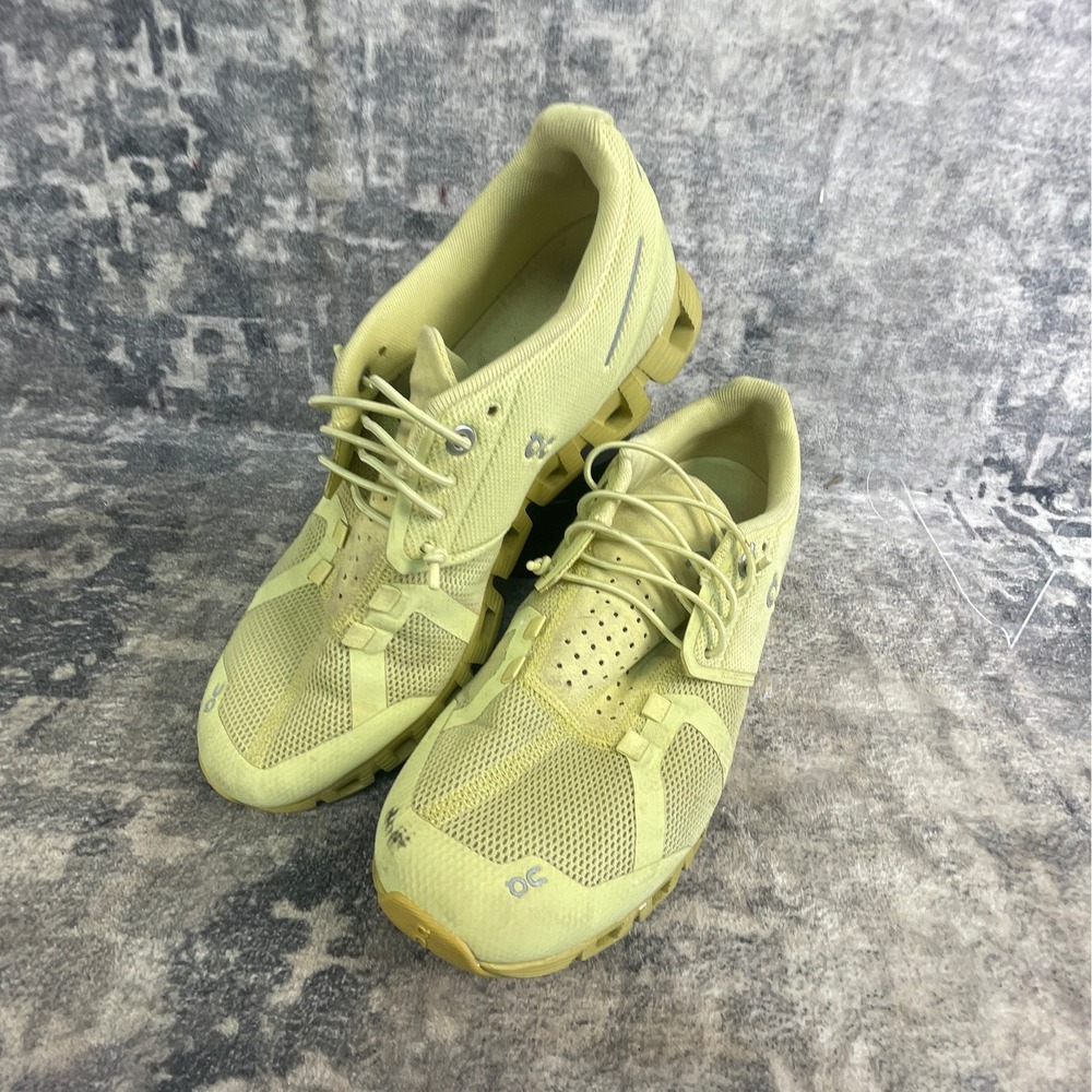 On Cloud Monochrome Endive Lime Green Womens 7.5 Running Sneakers Mesh